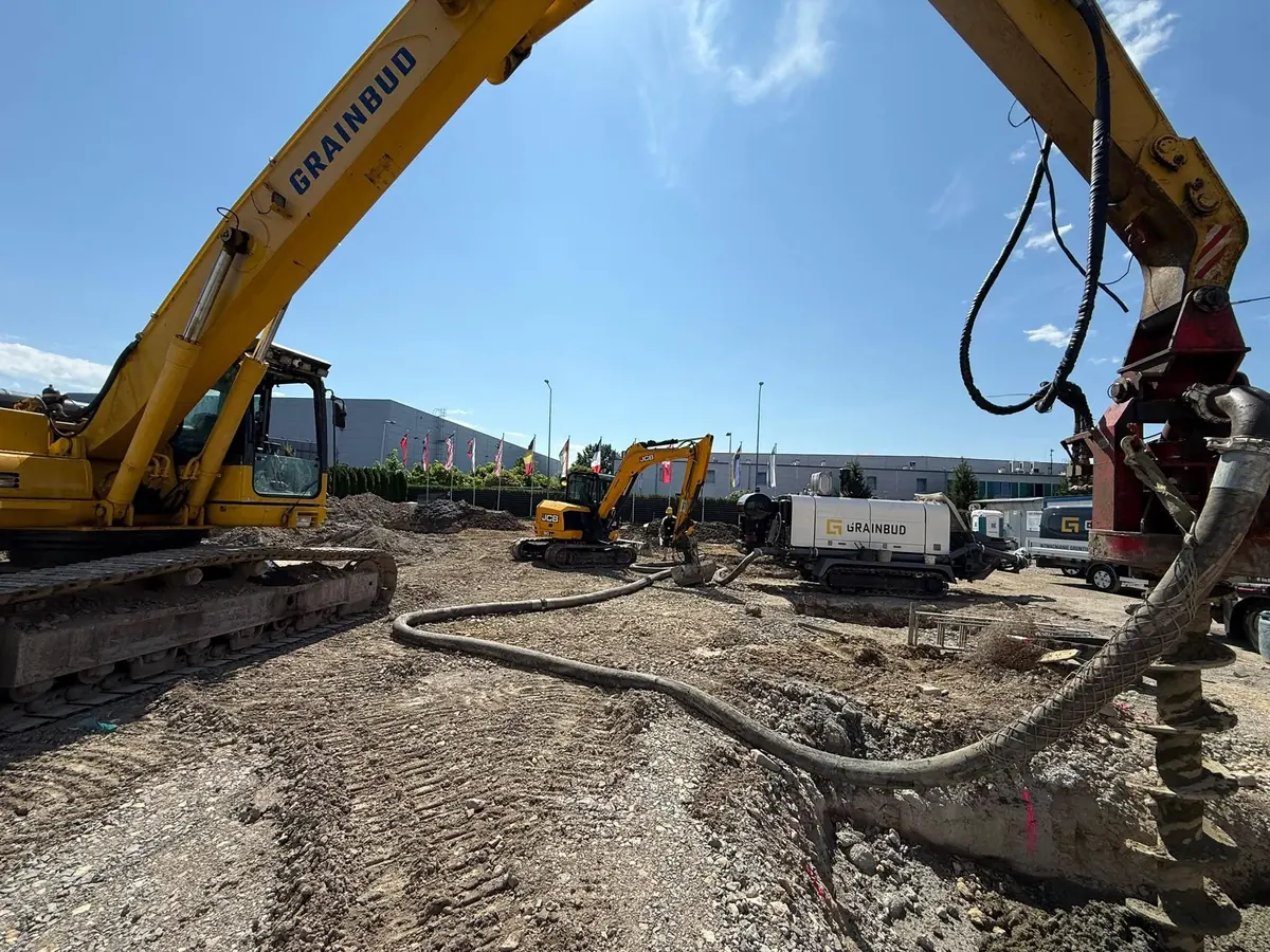 Pompa do betonu połączona z zestawem do palowania CFA